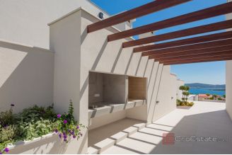 017 2043 98 Zadar Property with two residental buildings for sale