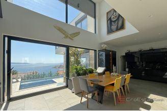 020 2035 148 Ciovo Luxury villa with an open sea view for sale