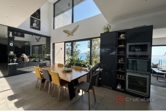 020 2035 148 Ciovo Luxury villa with an open sea view for sale