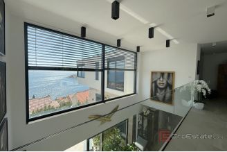 020 2035 148 Ciovo Luxury villa with an open sea view for sale