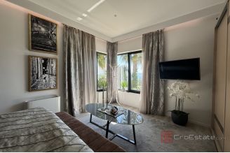 020 2035 148 Ciovo Luxury villa with an open sea view for sale