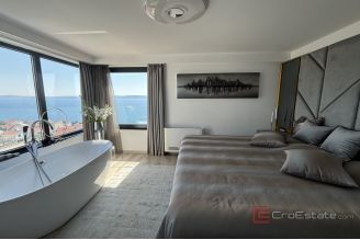 020 2035 148 Ciovo Luxury villa with an open sea view for sale