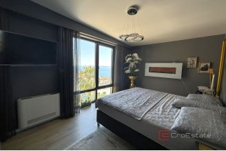 020 2035 148 Ciovo Luxury villa with an open sea view for sale