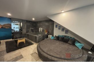 020 2035 148 Ciovo Luxury villa with an open sea view for sale