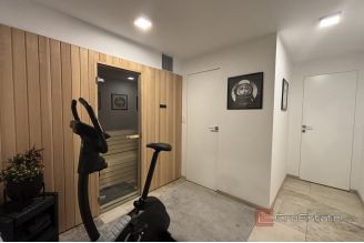 020 2035 148 Ciovo Luxury villa with an open sea view for sale