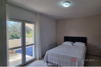 011 2041 75 Island of Hvar House near the sea for sale