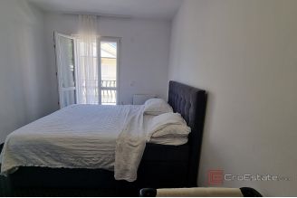 011 2041 75 Island of Hvar House near the sea for sale