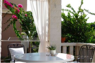 014 2022 403 island vis apartment house near the beach for sale