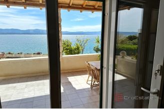 010 2021 374 Brac Stone house in the first row to the sea for sale