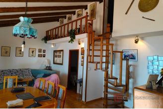 019 2021 375 Omis Stone house with a sea view for sale