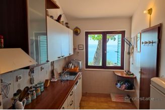 019 2021 375 Omis Stone house with a sea view for sale