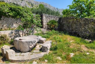 019 2021 375 Omis Stone house with a sea view for sale