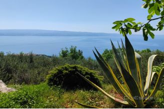 019 2021 375 Omis Stone house with a sea view for sale