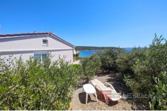 014 2021 376 trogir house first row to the sea for sale