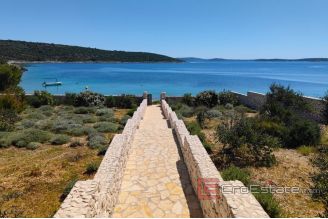 014 2021 376 trogir house first row to the sea for sale