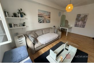 011 2036 99 Split center Unique property in the city center for sale