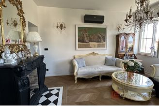 011 2045 02 Split Bacvice Exclusive four bedroom apartment for sale