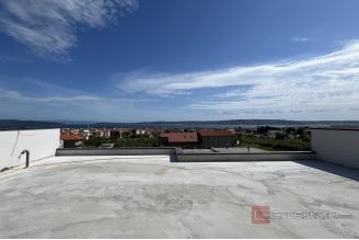 011 2046 02 Kastela Two story penthouse with a sea view for sale