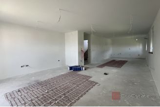 011 2046 02 Kastela Two story penthouse with a sea view for sale