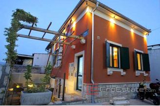 20 4541 30 split mini hotel