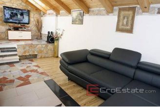 20 4541 30 split mini hotel