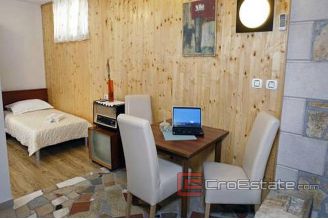 20 4541 30 split mini hotel