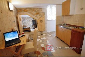 20 4541 30 split mini hotel
