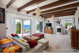 020 2018 251 Island of Vis House with pool in the first row to the sea for sale