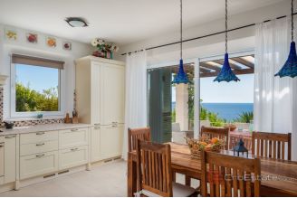 020 2018 251 Island of Vis House with pool in the first row to the sea for sale