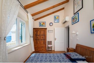 020 2018 251 Island of Vis House with pool in the first row to the sea for sale