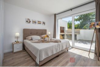 019 2018 255 Zadar Modern house with two apartments with a sea view for sale