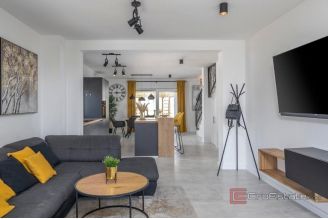 019 2018 255 Zadar Modern house with two apartments with a sea view for sale