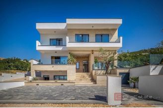 019 2018 255 Zadar Modern house with two apartments with a sea view for sale