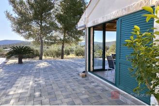 011 2044 06 marina secluded house with swimming pool for sale