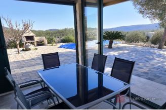 011 2044 06 marina secluded house with swimming pool for sale