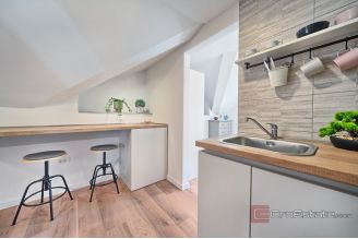 009 2038 79 Split center Four apartment units for sale