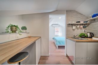 009 2038 79 Split center Four apartment units for sale