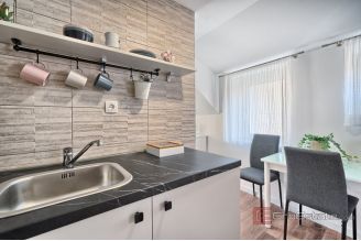 009 2038 79 Split center Four apartment units for sale