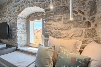 009 2038 79 Split center Four apartment units for sale