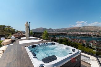 020 2035 150 Trogir Luxury villa with pool and panoramic sea view sale