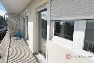 012 5304 30 Split Bacvice one bedroom apartment with sea viewt for rent