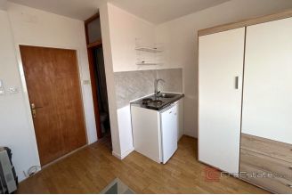 012 5304 30 Split Bacvice one bedroom apartment with sea viewt for rent