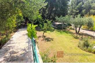 020 2021 379 Omis large estate with houses for vacation and tourism for sale