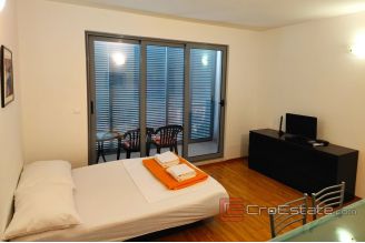 020 2021 379 Omis large estate with houses for vacation and tourism for sale