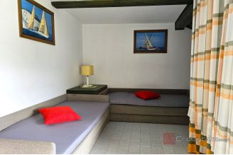 009 2029 75 vodice apartment house near the sea for sale