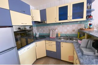 012 2044 10 Zadar Apartment house with catering facility in the first row to the sea for sale