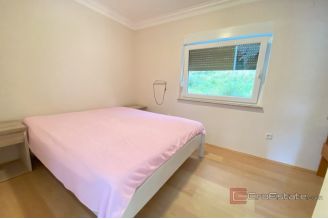 012 2044 10 Zadar Apartment house with catering facility in the first row to the sea for sale