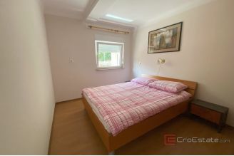012 2044 10 Zadar Apartment house with catering facility in the first row to the sea for sale