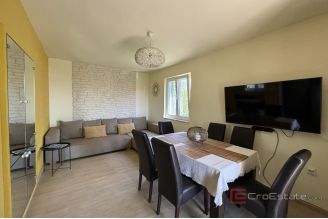 020 2035 151 Ciovo Family house near the sea sale