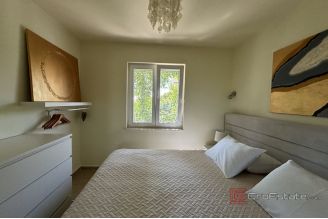 020 2035 151 Ciovo Family house near the sea sale